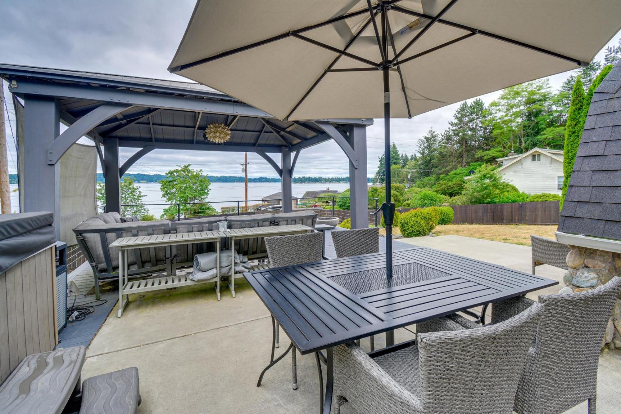 Puget Sound Cabin With Hot Tub And Water Views! Bremerton Exteriör bild
